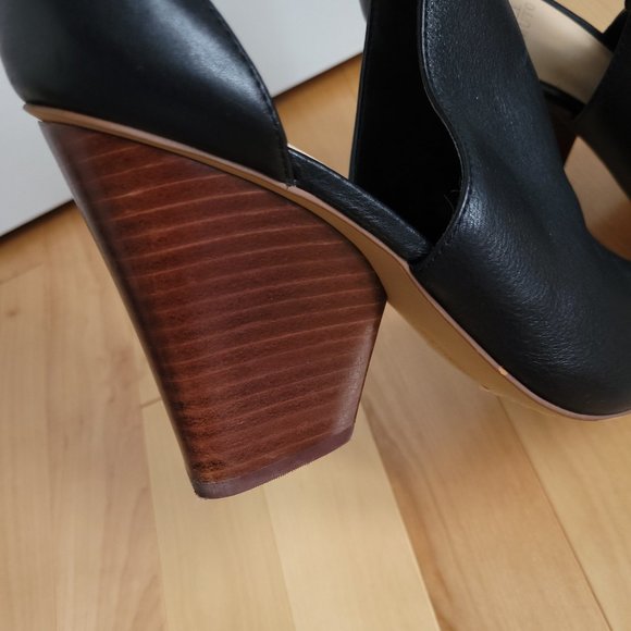 Vince Camuto  "Adaren" Heeled Sandal - Size 9 - Picture 8 of 9